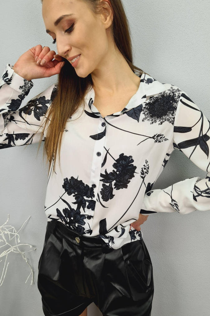 Koszula 0010 biała w czarne kwiaty 