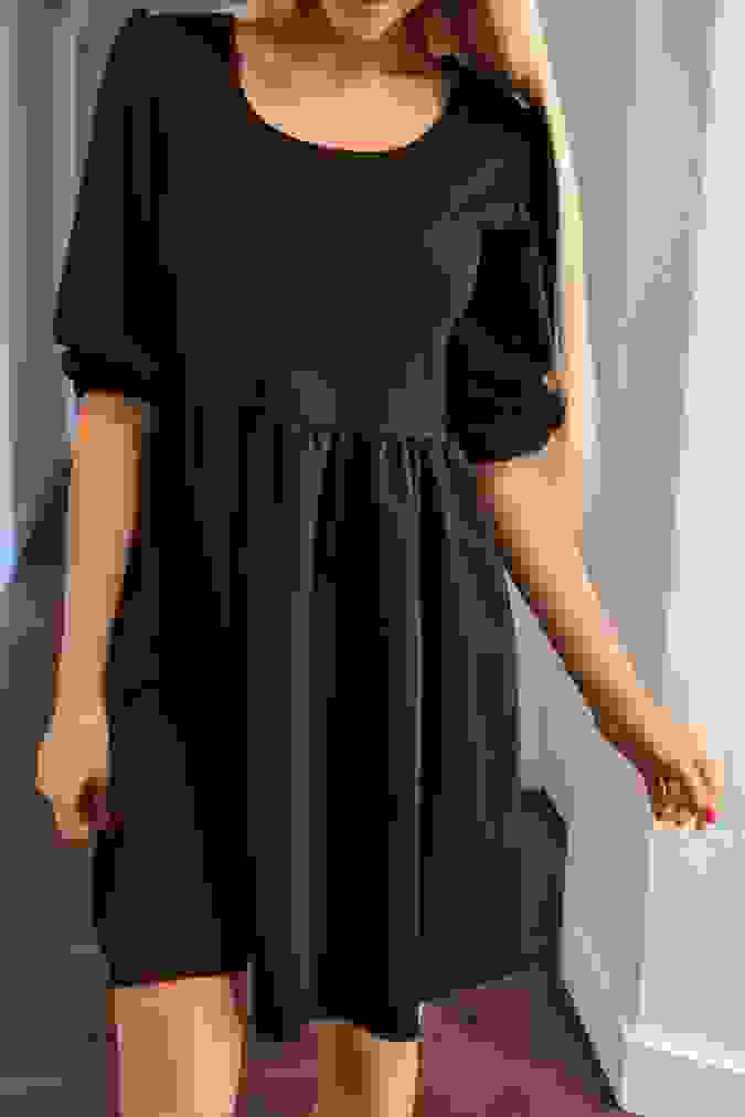 Sukienka 318 rozkloszowana NEVIA czarna